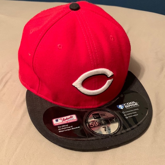 New Era Other - Cincinnati Red New Era 7 3/8 Size Hat
